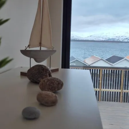 Yggdrasil Sea View Apartamento