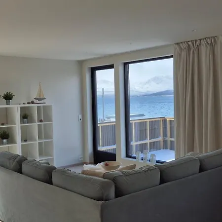 Apartment Yggdrasil Sea View *
