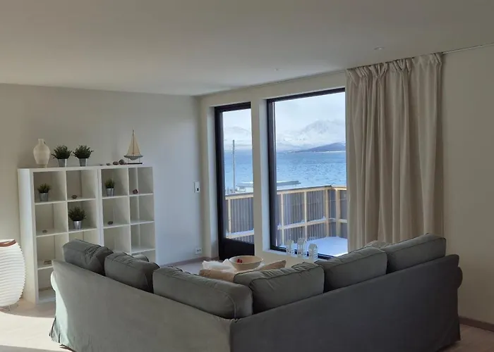 Lägenhet Yggdrasil Sea View *