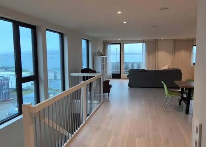 Yggdrasil Sea View * Tromsø
